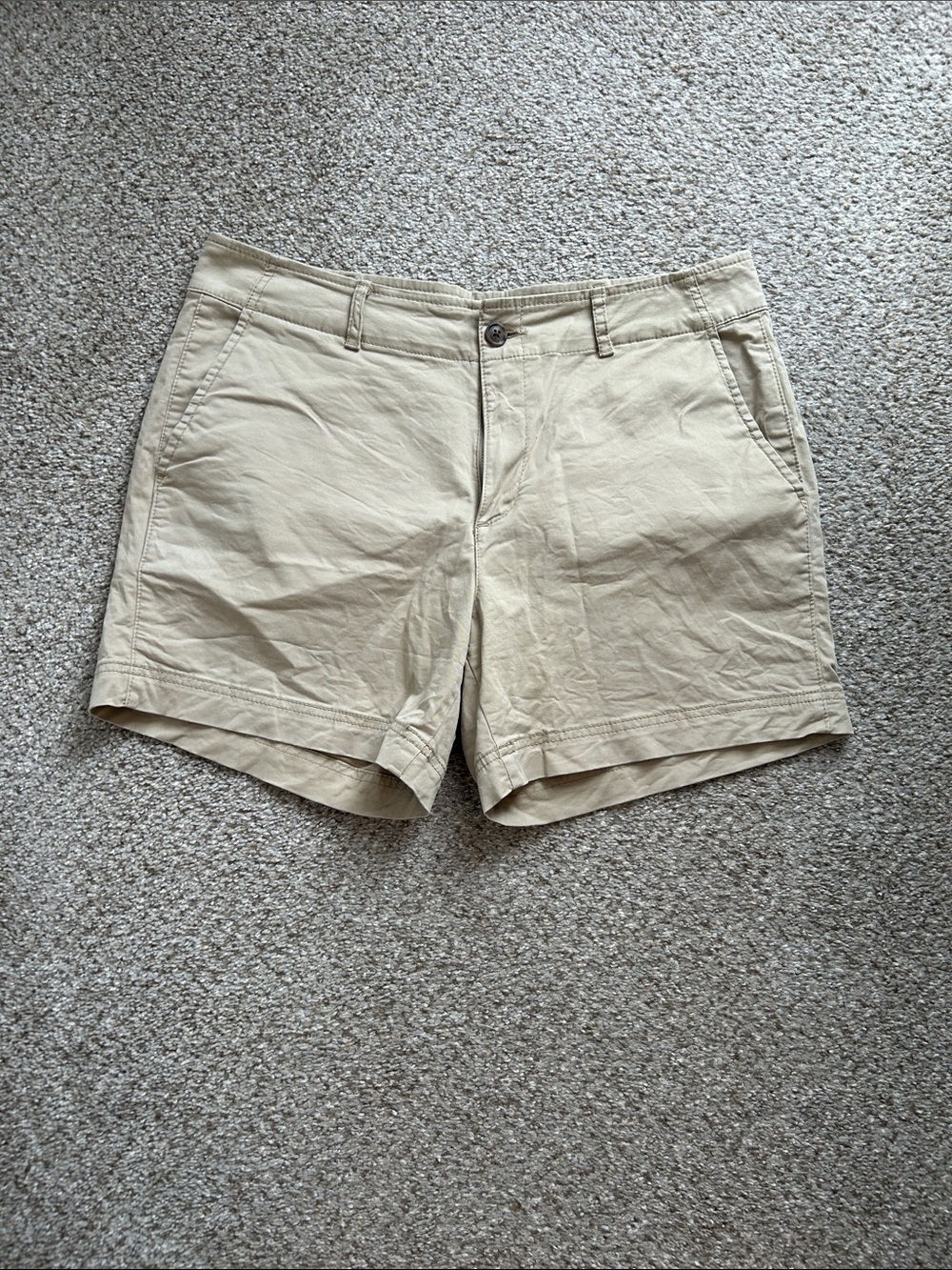 GAP Women's Shorts - Light Khaki